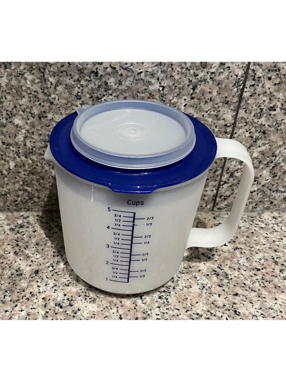 Vintage Tupperware Mix-N-Stor 5-Cup Measuring Pitcher Blue White Splash Guard